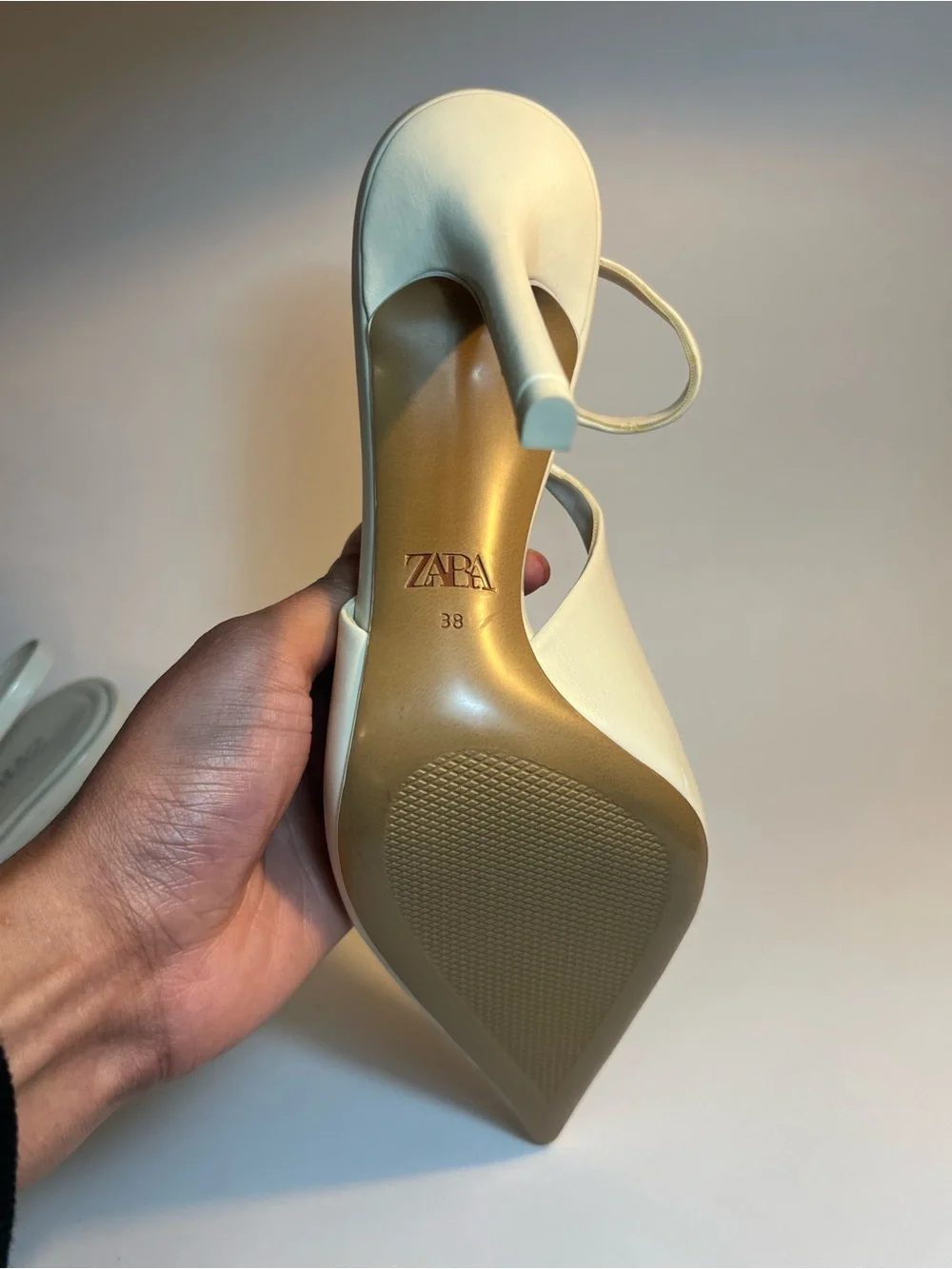 ZARA Ivory Pointed Slingback Stiletto ~4.25” Heels NWOT - Picture 2 of 4